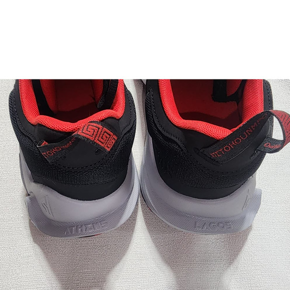 giannis immortality 2 red and black size 12 - Picture 4 of 7